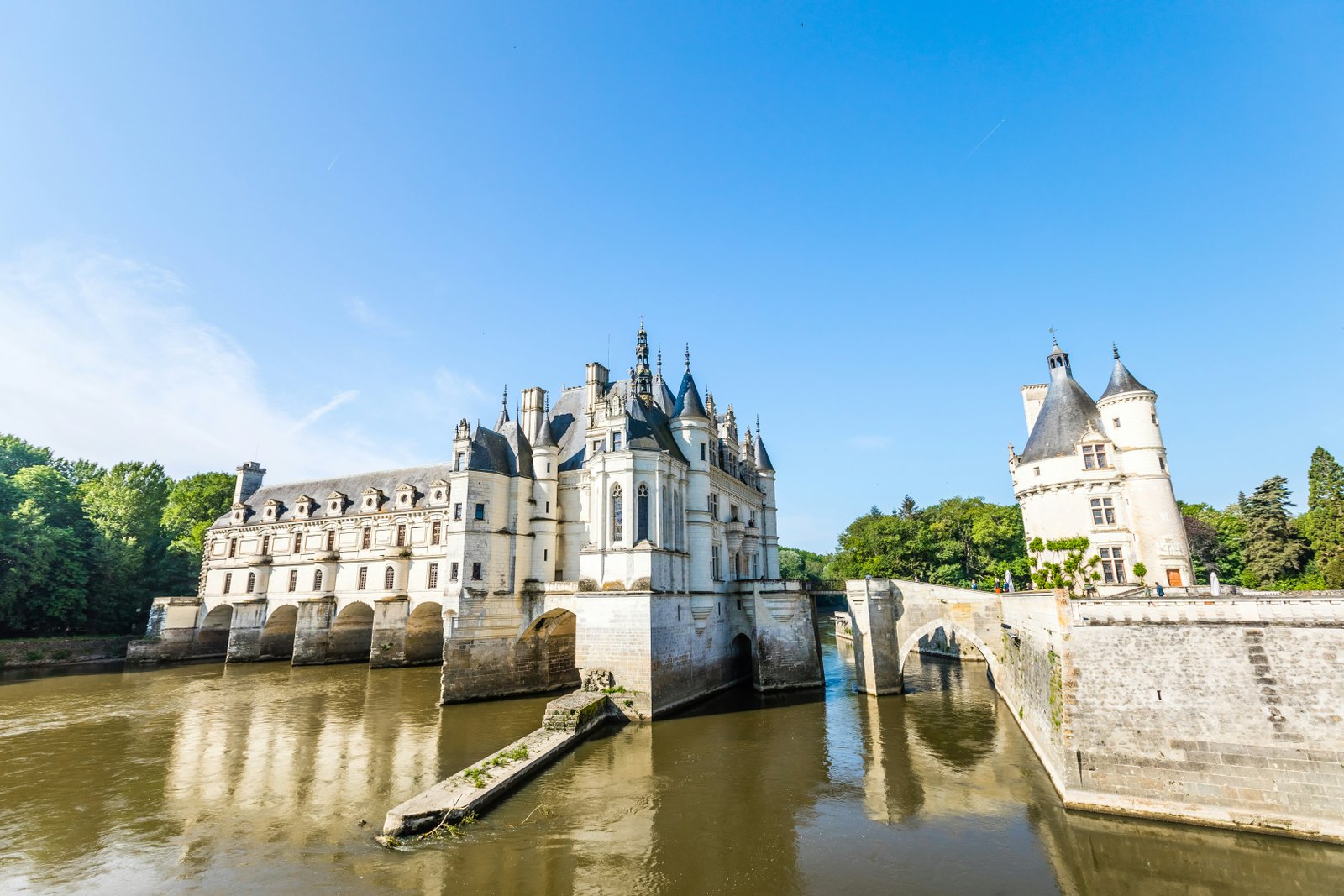 Château de Chenonceau construit au-dessus du Cher